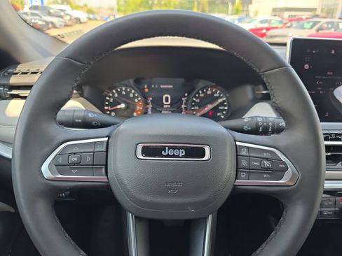Used 2025 Jeep Compass Limited AWD/4WD image 18