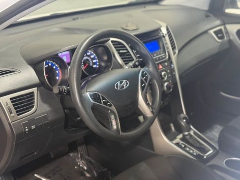 Used 2017 Hyundai Elantra GT FWD image 24