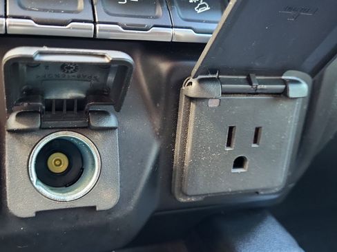 Used 2022 GMC Sierra 3500 Denali image 29