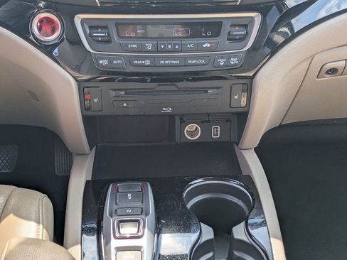 Used 2019 Honda Pilot Touring image 22