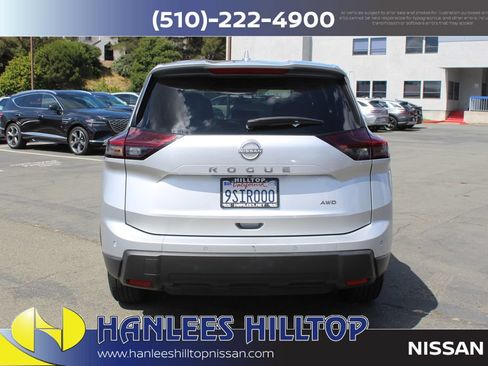 Used 2025 Nissan Rogue SV AWD/4WD image 8