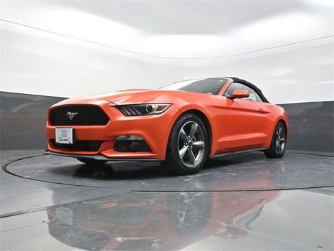 Used 2015 Ford Mustang Convertible w/ Equipment Group 051A image 19