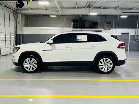 Used 2022 Volkswagen Atlas Cross Sport SE FWD image 15