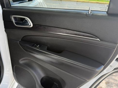Used 2018 Jeep Grand Cherokee High Altitude RWD image 35