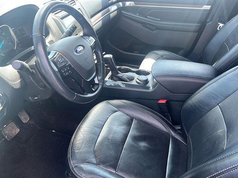 Used 2017 Ford Explorer Limited image 18