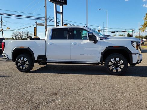 New 2026 GMC Sierra 2500 Denali w/ Denali Reserve Package image 12