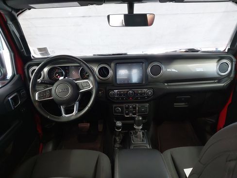 Used 2019 Jeep Wrangler Unlimited Sahara image 5