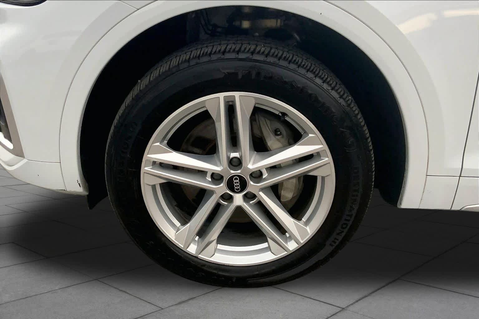 Used 2021 Audi Q5 e Premium Plus w/ Premium Plus Package AWD/4WD image 11