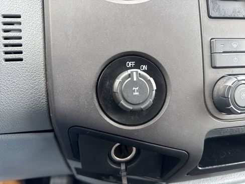 Used 2016 Ford F250 XL w/ Power Equipment Group image 15