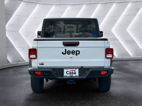 Used 2024 Jeep Gladiator Sport AWD/4WD image 4