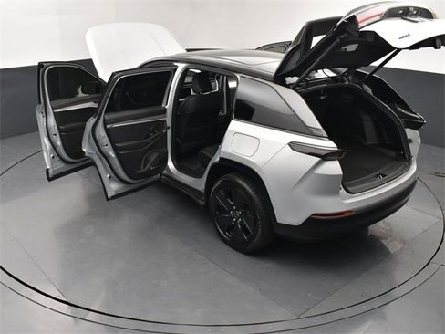 Used 2024 Jeep Wagoneer Launch Edition image 28