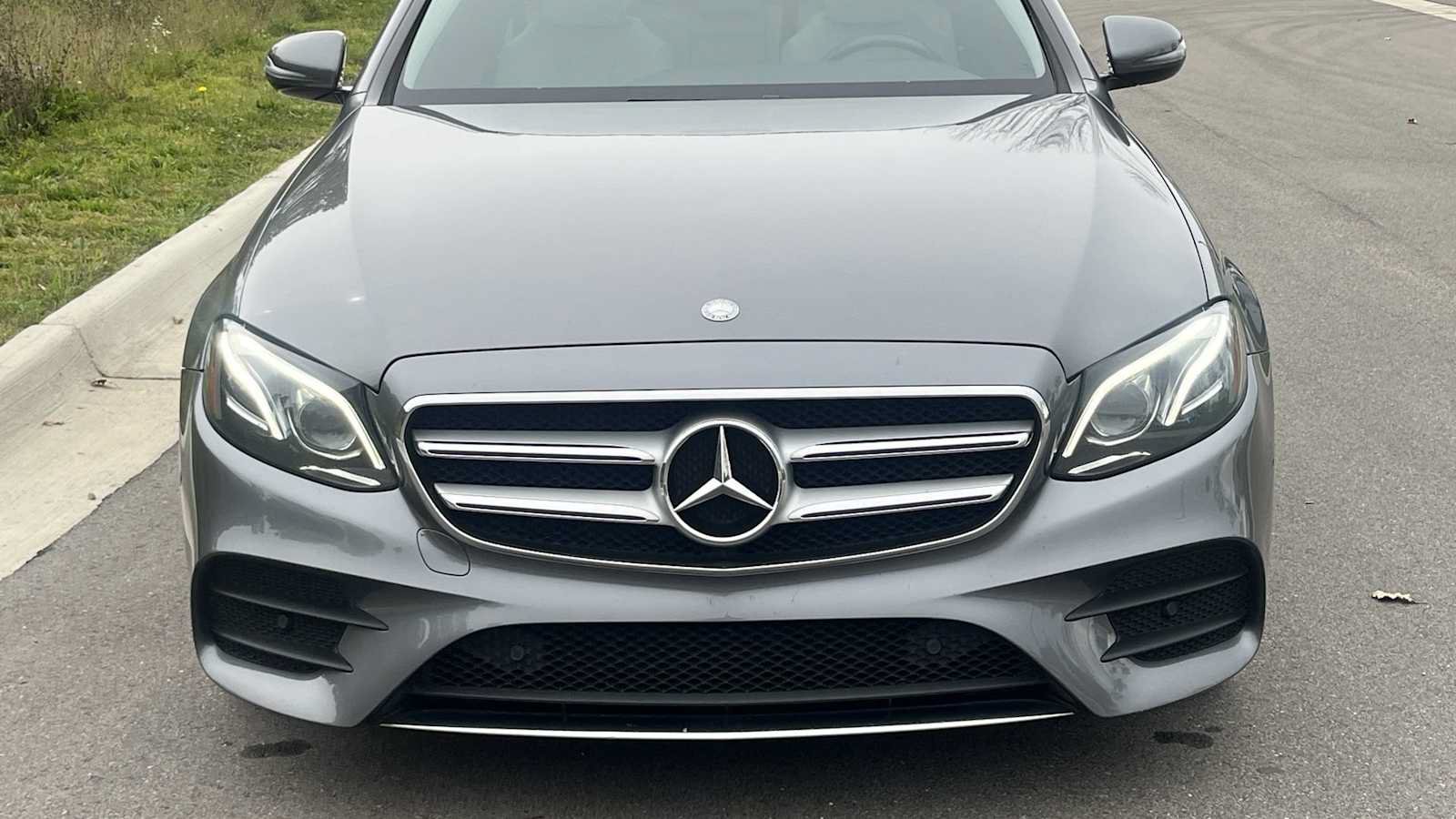 Certified 2017 Mercedes-Benz E 400 4MATIC Wagon image 23