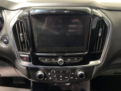 Used 2022 Chevrolet Traverse LT image 13