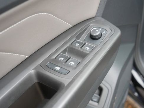 Certified 2023 Volkswagen Atlas Cross Sport SEL R-Line image 16