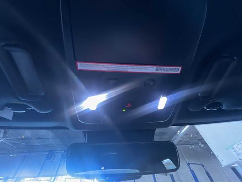 Used 2025 Toyota Camry SE image 30