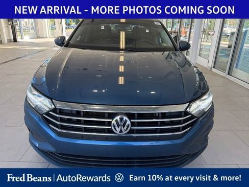 Used 2019 Volkswagen Jetta SE FWD image 2