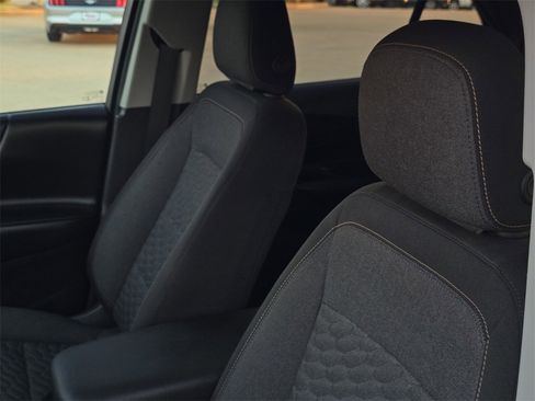 Used 2018 Chevrolet Equinox LT image 26