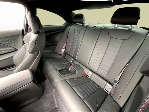 Used 2024 BMW M2 image 22