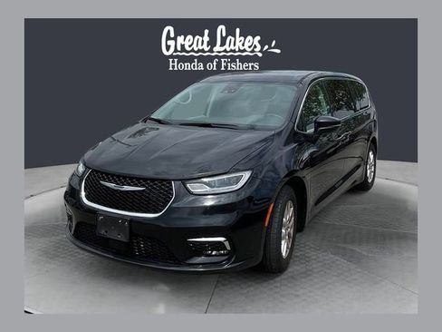 Used 2023 Chrysler Pacifica Touring-L FWD image 1