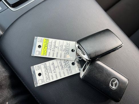 Certified 2022 MAZDA MAZDA3 s image 35