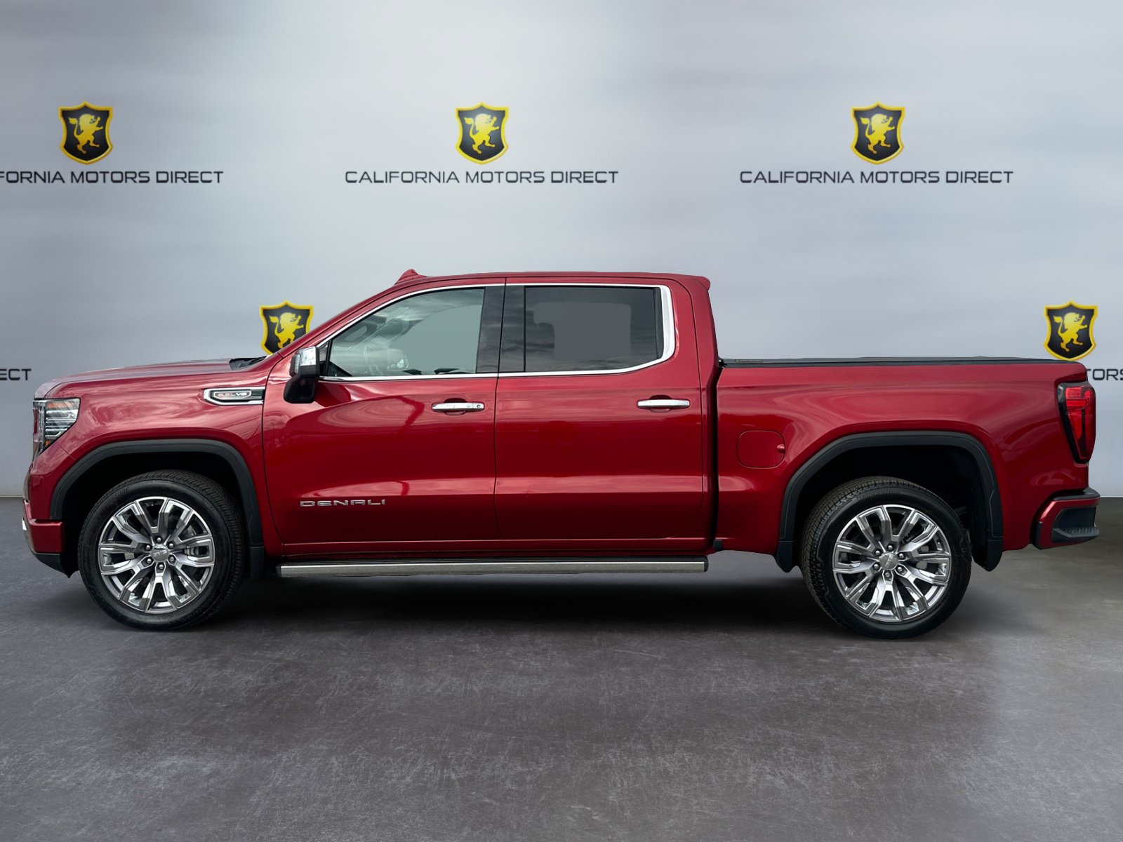 Used 2022 GMC Sierra 1500 Denali w/ Denali Reserve Package AWD/4WD image 2
