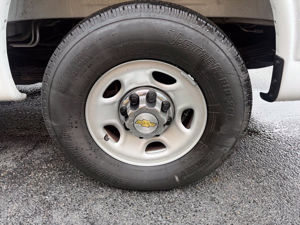 Used 2025 Chevrolet Express 3500 LT w/ LT Preferred Equipment Group RWD image 26