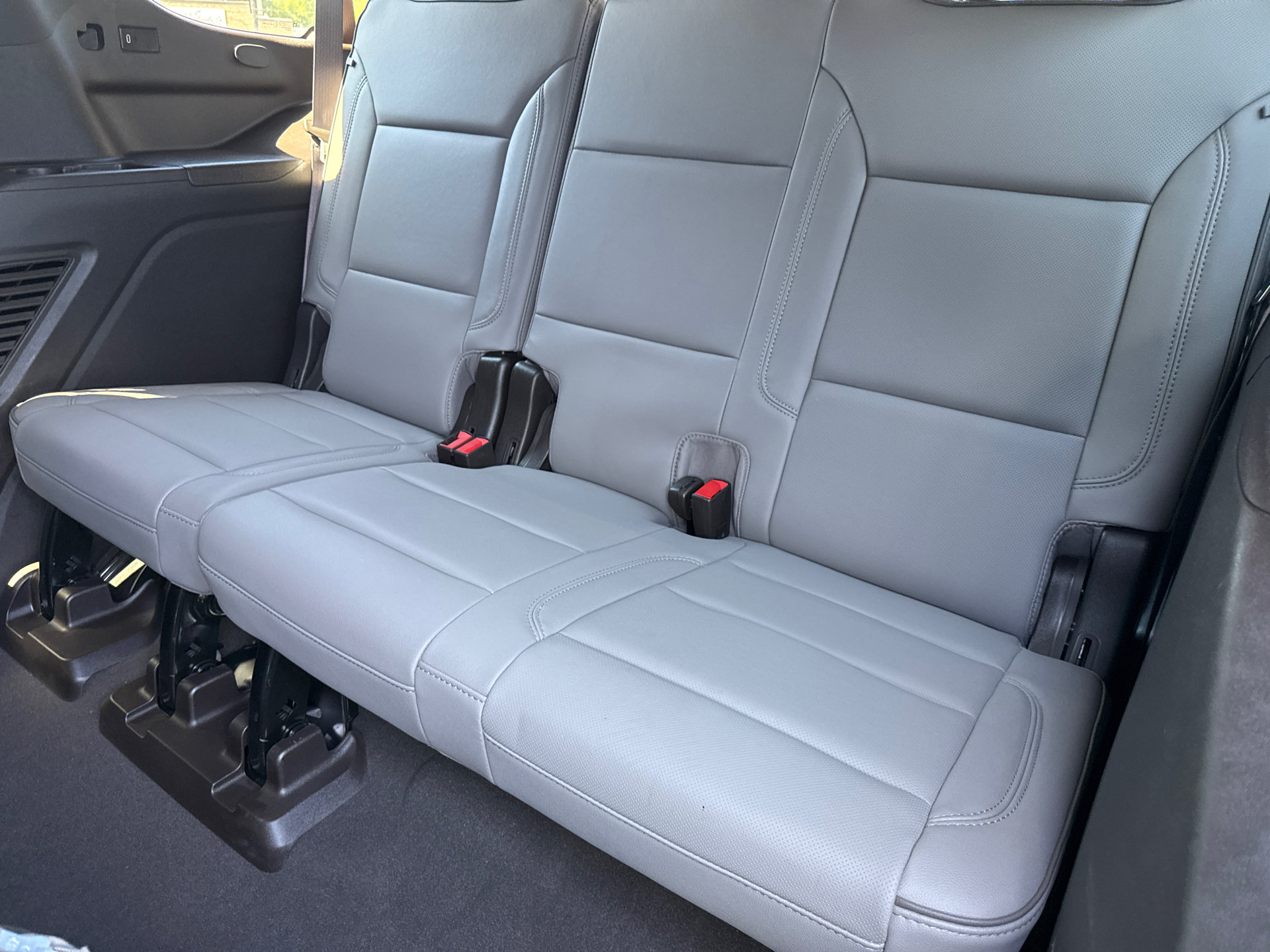 Used 2022 GMC Yukon SLT w/ SLT Luxury Package RWD image 17