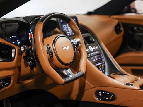 Used 2021 Aston Martin DBS Superleggera Volante image 32