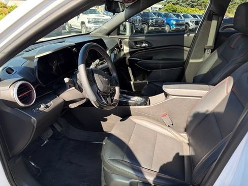 Used 2025 Chevrolet Trax RS w/ Sunroof Package FWD image 20