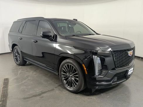 Used 2025 Cadillac Escalade Sport Platinum image 2
