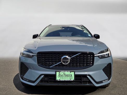 Certified 2023 Volvo XC60 B5 Plus w/ Climate Package AWD/4WD image 9