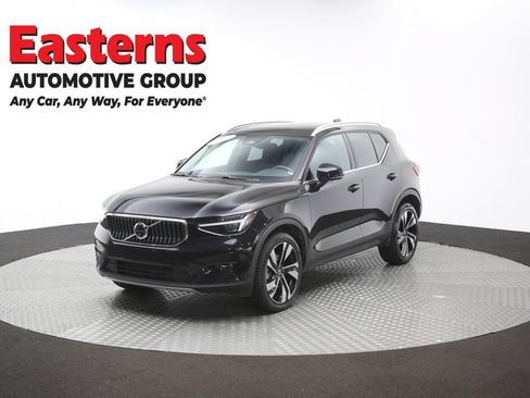 Used 2025 Volvo XC40 B5 Plus AWD/4WD image 56