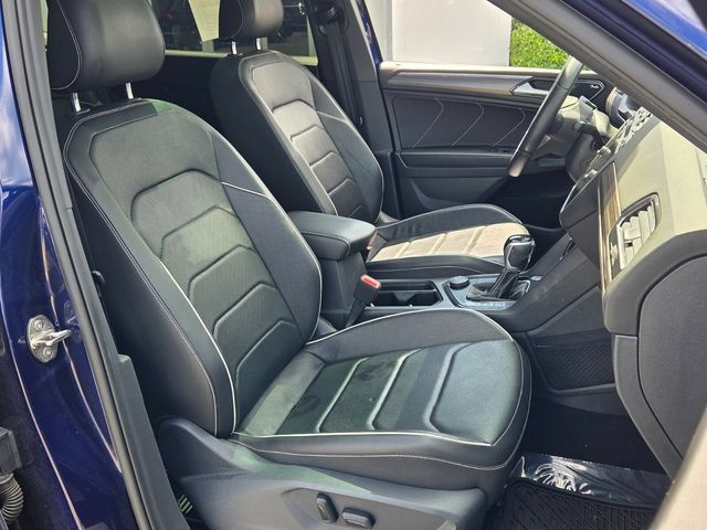 Used 2022 Volkswagen Tiguan SEL R-Line AWD/4WD image 18