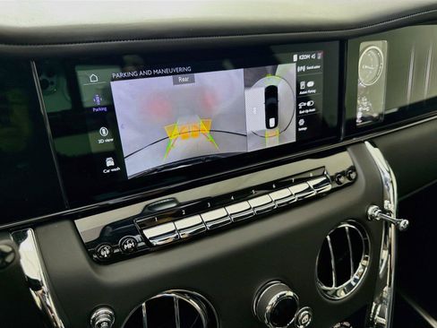 Used 2025 Rolls-Royce Cullinan AWD/4WD image 17