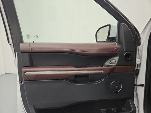 Used 2024 Ford Expedition Limited AWD/4WD image 33