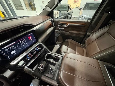 Used 2023 GMC Sierra 1500 Denali w/ Technology Package AWD/4WD image 35