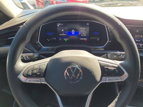 Used 2022 Volkswagen Jetta SE image 25