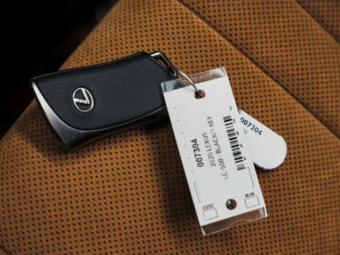 Used 2020 Lexus LC 500 Coupe w/ Performance Package image 17