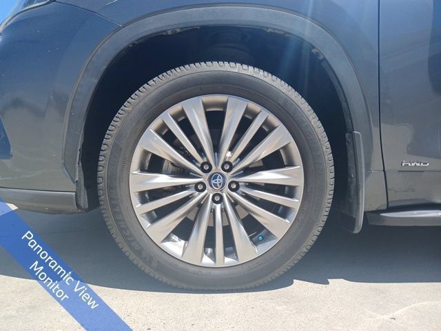 Used 2020 Toyota Highlander Platinum AWD/4WD image 5