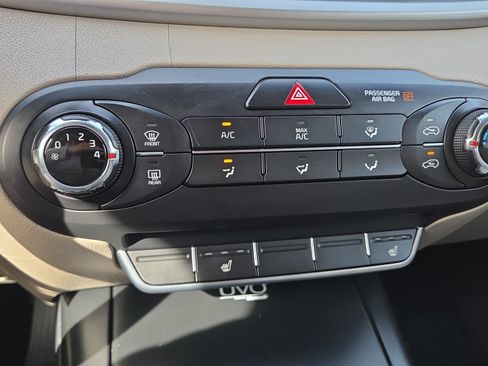Used 2016 Kia Sorento FWD w/ LX Convenience Package image 28