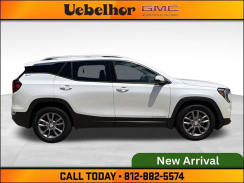 Used 2023 GMC Terrain SLT FWD image 3