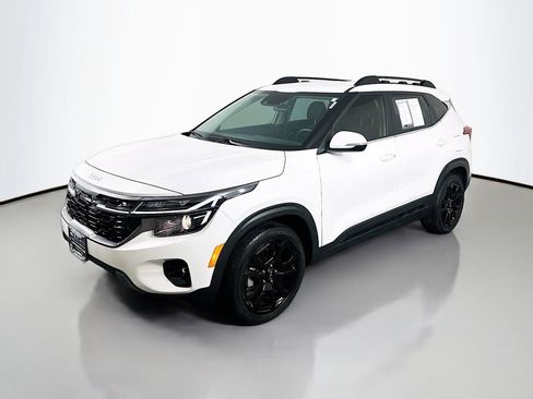 Used 2024 Kia Seltos X-Line AWD/4WD image 3