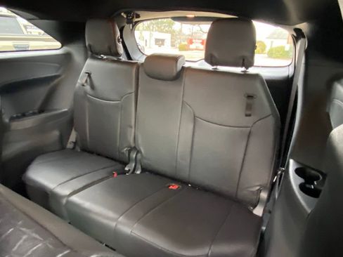 Used 2025 Toyota Sienna XSE image 8