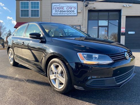 Used 2013 Volkswagen Jetta TDI image 1