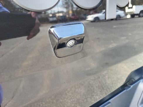 Used 2024 Jeep Gladiator Sport image 13