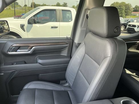 Used 2022 Chevrolet Silverado 1500 LT Trail Boss w/ LT Trail Boss Premium Package AWD/4WD image 25