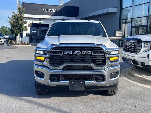 Used 2026 RAM 2500 Big Horn AWD/4WD image 2