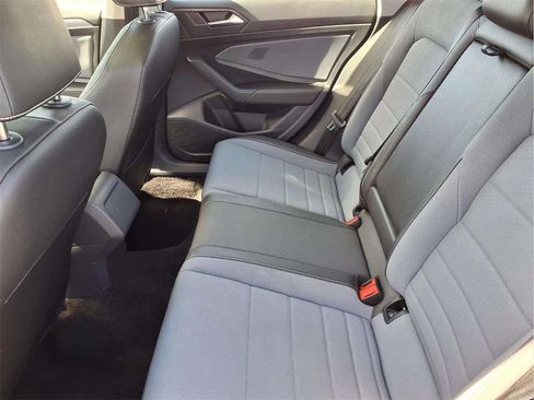 Used 2025 Volkswagen Jetta SE image 10