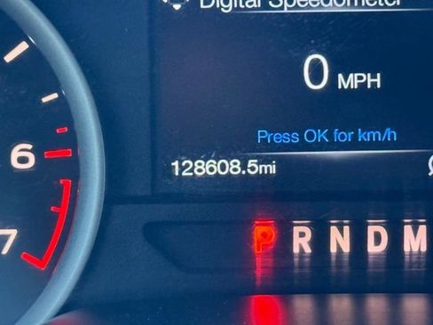 Used 2017 Ford F150 XLT w/ Equipment Group 302A Luxury AWD/4WD image 4