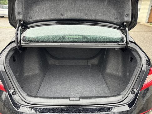 Used 2019 Honda Accord LX image 6
